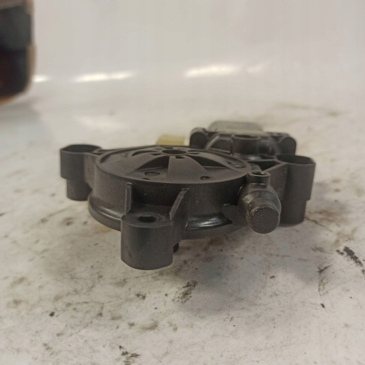 SKODA OCTAVIA IV PETIT MOTEUR VITRES GAUCHE AVANT 0130822715