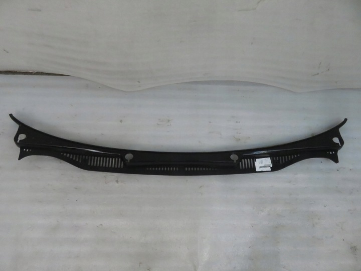 DOUBLURE DE PASSAGE DE ROUE 2K0819403 VW