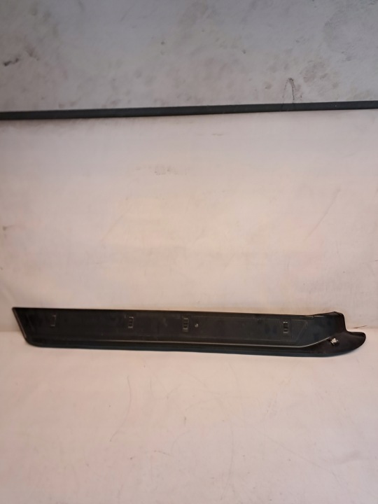 MOULURE SEUIL GAUCHE AVANT MERCEDES W207 A2076800074