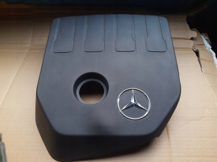 MERCEDES A W177 CLA C118 X118 PROTECTION SUR MOTEUR A2820101000