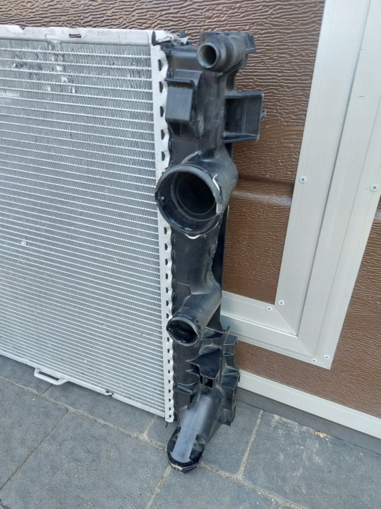 MERCEDES W204 W212 W218 I AUTRE RADIATEUR EAU
