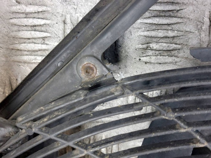 PANNEAU AVANT RENFORCEMENT AVANT RADIATEURS BMW E39 520I 2.0 24V M52