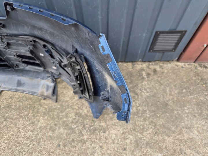 PARE-CHOCS AVANT AVANT KIA SORENTO 4 IV 86511-P2000 ENTIER EN BON ÉTAT GRILLE