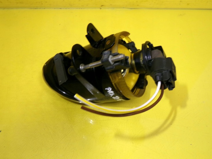 PHARES ANTIBROUILLARD DROIT AVANT VOLKSWAGEN PASSAT B6 2007 271294-00 NR145