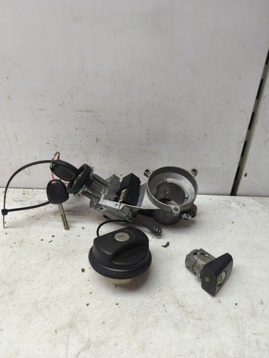 CONTACTEUR D'ALLUMAGE BOUCHON SEMELLE JEU 1.2 16V CORSA D LIFT 11-14