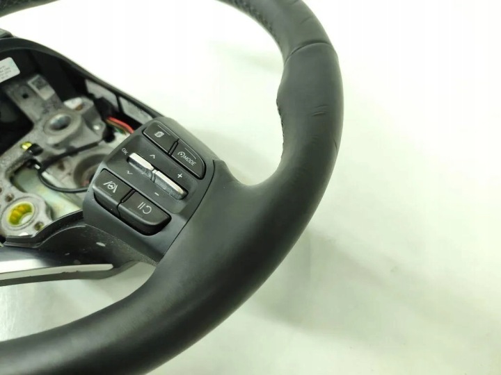 VOLANT MULTIFONCTIONNELLE HYUNDAI I30 III 96710G4131
