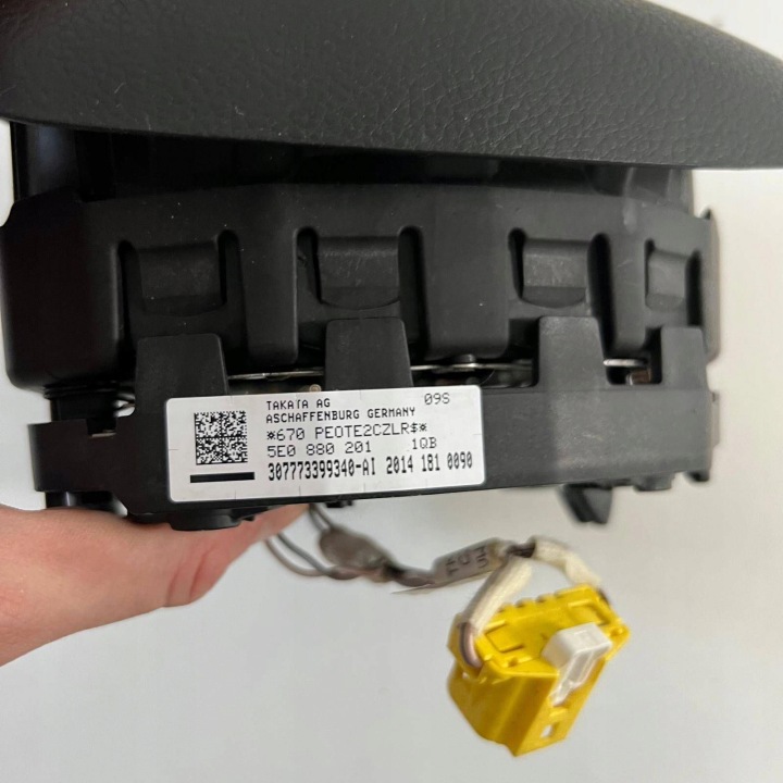 SKODA OCTAVIA III 3 AIRBAG CONDUCTEUR COUSSIN CAOUTCHOUC 5E0880201 SUPERB II