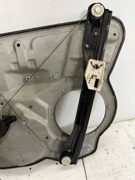 ÉLÉVATEUR VITRES GAUCHE AVANT SKODA OCTAVIA II 1Z1837655