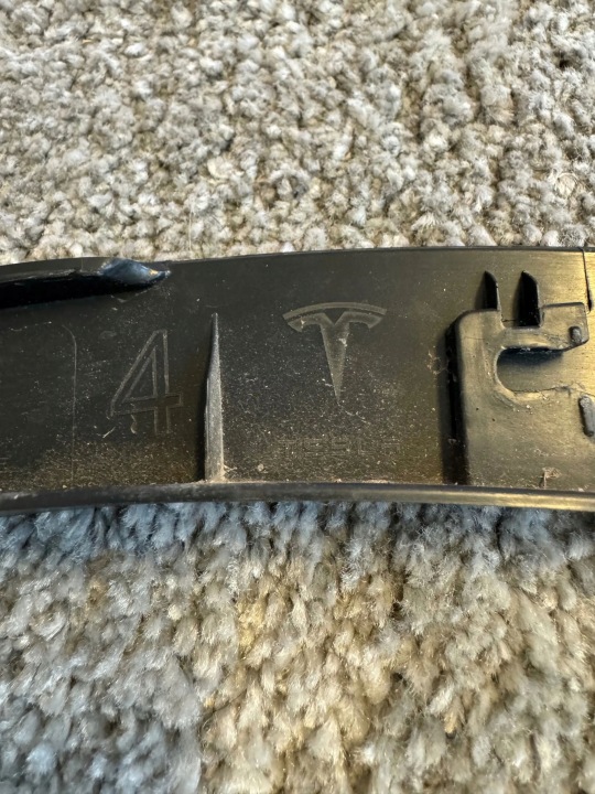 TESLA MODÈLE Y 2024 DROITE CÔTÉ MOULURE GARDE-BOUE ARRIÈRE