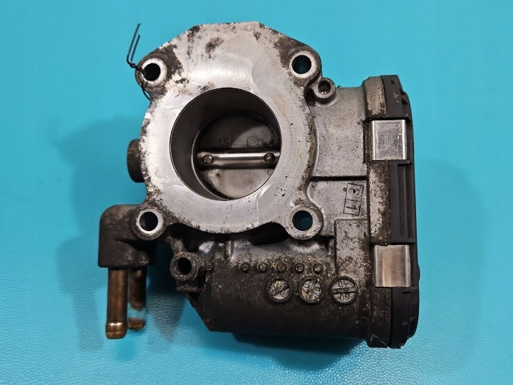 PAPILLON DES GAZ TOYOTA YARIS II 22030-0Q010 0280750192 1.0 VVTI