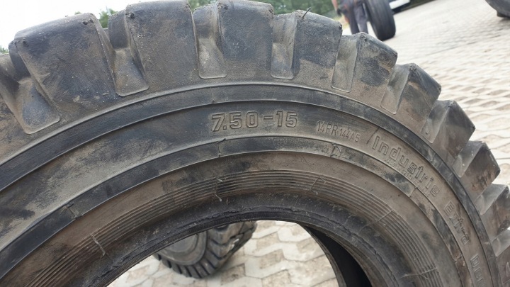 7.50-15 7.00-15 CONTINENTAL 14PR BEZNAPRAW 99%BIEZ