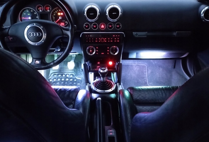ÉCLAIRAGE INTÉRIEUR VOITURE RGB VOITURES LED 4X30CM
