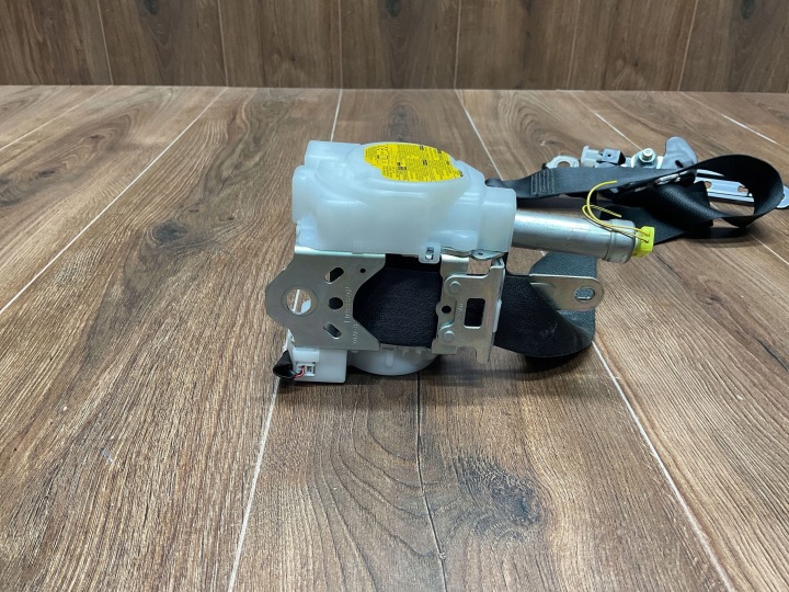 CEINTURE DE SÉCURITÉ SIÈGES AVANT DROIT LEXUS UX 7Y1980P.