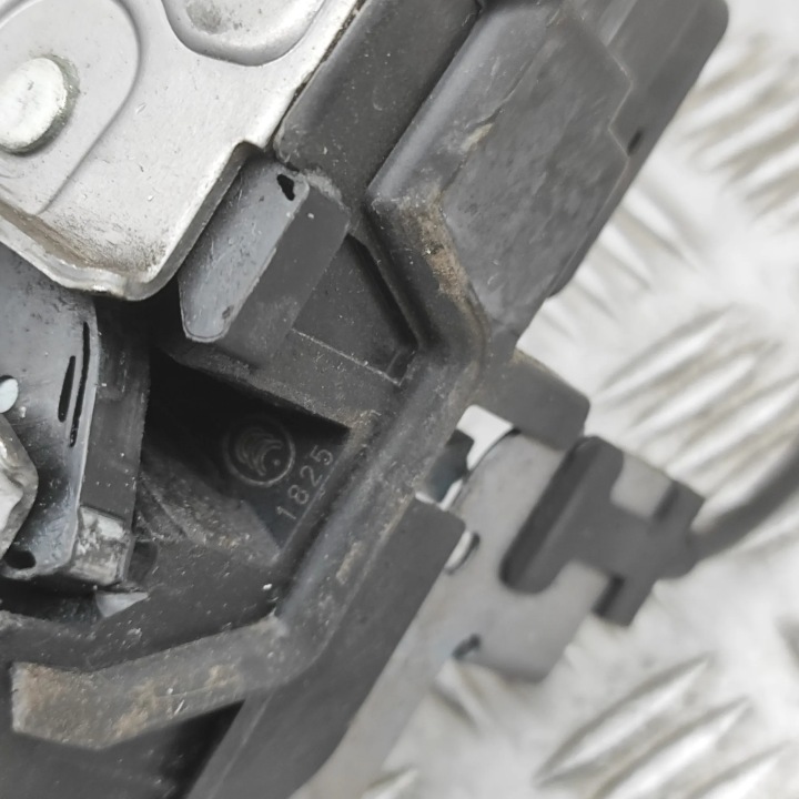 SERRURE GAUCHES AVANT PORTES VOLVO V40 CROSS COUNTRY (526) 31440391 1.6L