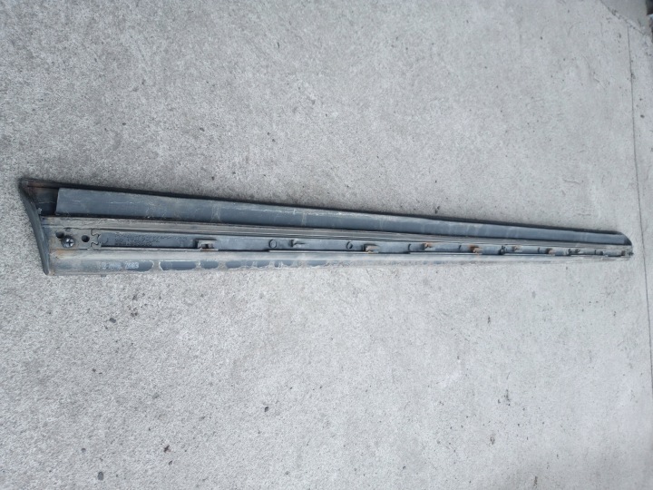 AUDI A4 B7 MOULURE INFÉRIEURE PORTES DROIT AVANT ORIGINAL 26-2