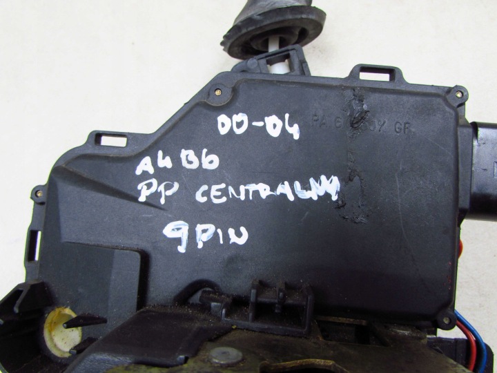 AUDI A4 B6 02-06 SERRURE DE PORTE DROIT AVANT ANGLAIS UK 9 GOUPILLE