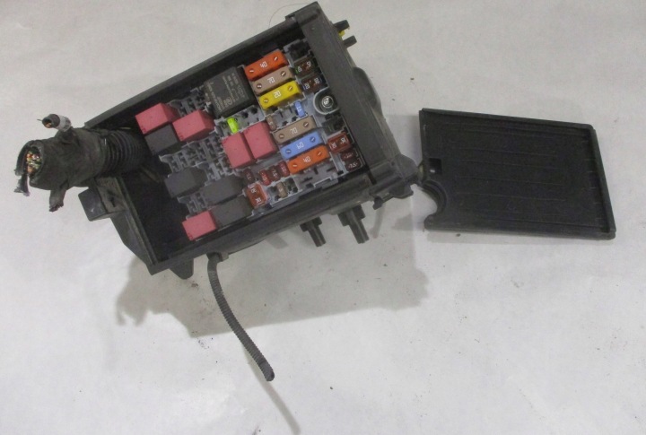 BOÎTE FUSIBLES FIAT 500X 1.6 52027004 8351122143