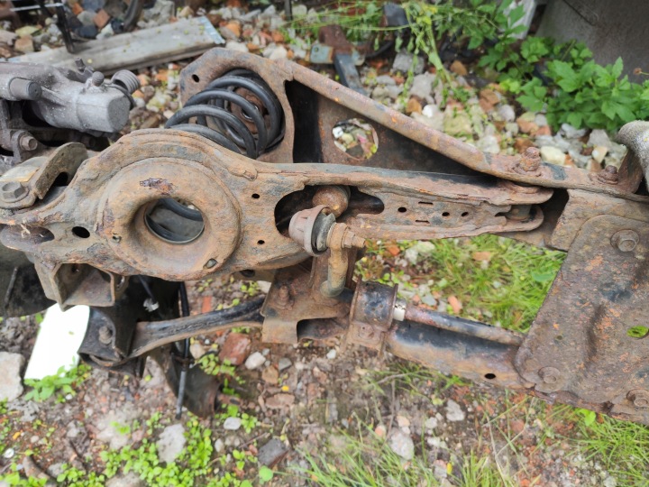 MAZDA 5 II CW 10-15 POUTRE AXE ARRIÈRE ARRIÈRE COMPLÈTE POUTRE SUSPENSIONS
