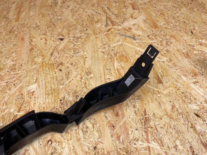 FIXATION GLISSIÈRE PHARES AVANT DROIT OPEL ASTRA V K 13423701 2015-