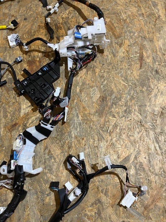 FAISCEAU DE CÂBLES INSTALLATION ÉLECTRIQUE ÉLECTRIQUE TOYOTA YARIS CROSS 1.5H 23R 82161-0DU81