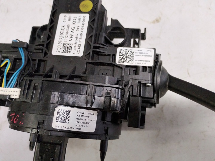VW COMMUTATEUR COMPOSITE BANDE 5Q0953507GK EUROPE