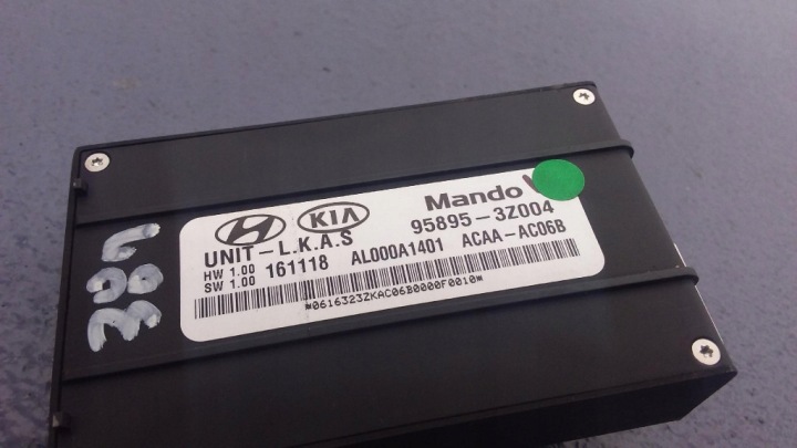 HYUNDAI I40 VF LIFT CAPTEUR DISTANCE 95895-3Z004