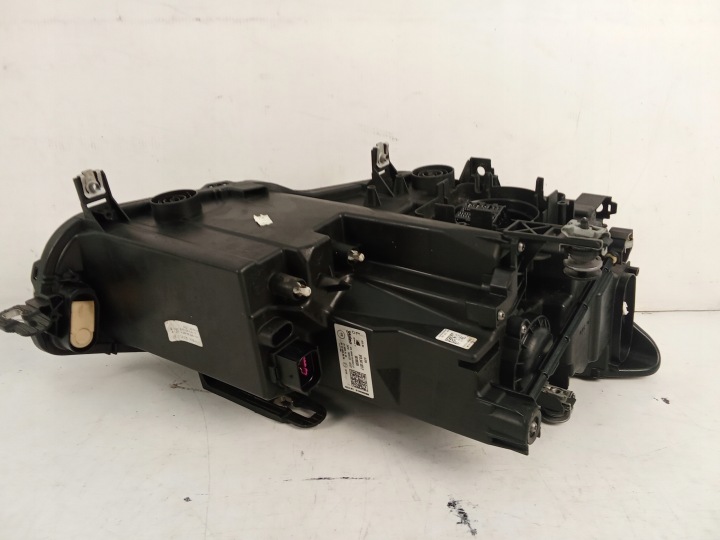 SEAT CUPRA LEON IV 5F 5FB PHARE GAUCHE AVANT AVANT COMPLET LED 2020-