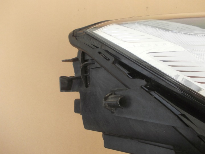 PROJECTEUR PHARE DROITE AVANT COMPLET LED VOLVO XC60 II EUROPE 31420412