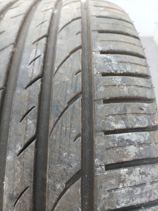 2 CV PNEU ESTIVALE NEXEN NBLUE HP 235/45R18 (1914) 6.17 MM (2014) 6.22 MM