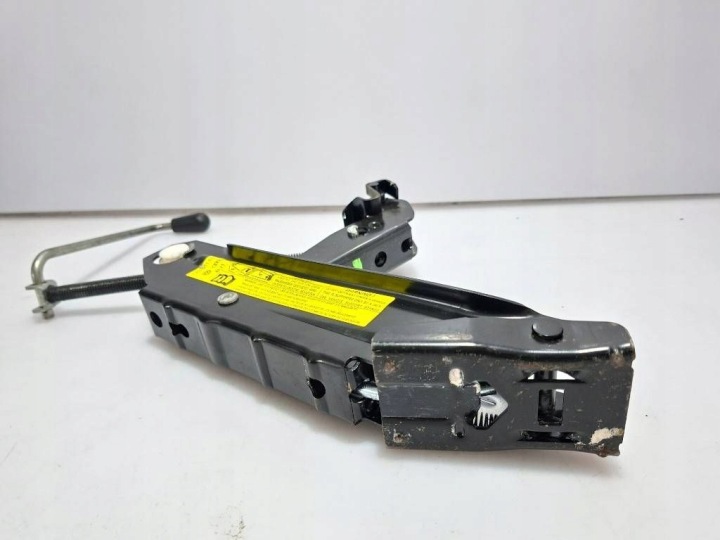AUDI A3 S3 8P 2008 KIT OUTILS CRIC POLYSTYRÈNE CLÉ 1K0011031J