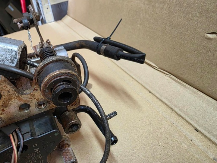 POMPE INJECTION CITROEN PEUGEOT 2.5 TD 0460494460 (20)