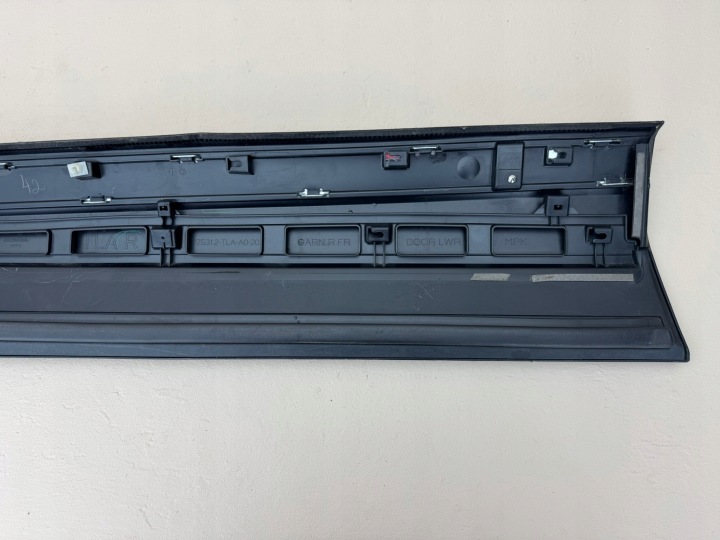 HONDA CR-V CRV V 5 18R- MOULURE PORTES DROITE DROIT AVANT 75312-TLA-A0-20