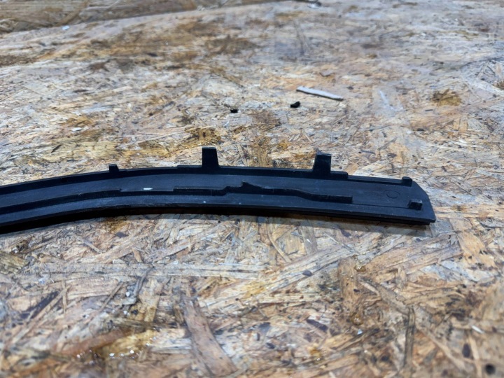 BMW 5 E60 E61 03-10 MOULURE FIXATIONS GLISSIÈRE POIGNÉE PARE-CHOCS AVANT AVANT