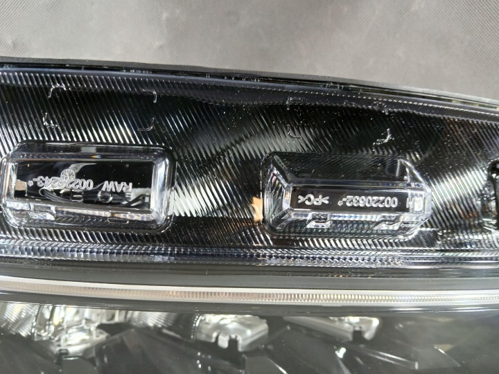 FORD FOCUS MK4 LIFT 22- PHARE GAUCHE AVANT AVANT COMPLET LED ORIGINAL