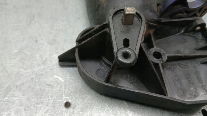 POIGNÉE DROITE AVANT FORD COUGAR 98-02R 2.0B