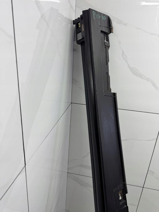 MOULURE SEUIL DROITE MAZDA CX30 CX-30 2019-25 K3006 DFR5-51P41