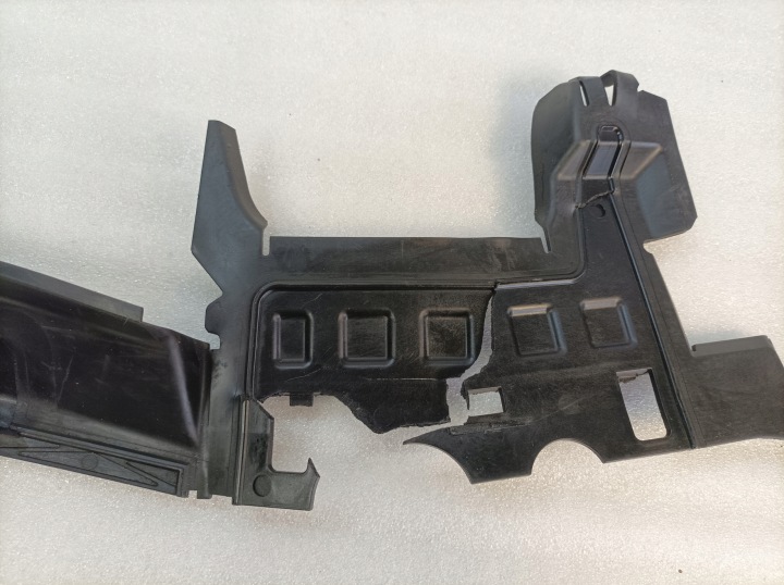 PEUGEOT 5008 II GUIDE D'AIR 9836849380