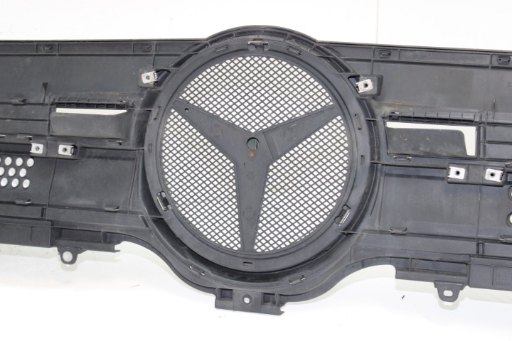 GRILLE CALANDRE CAPOT MERCEDES ACTROS MP4 A9607500618 LARGE CABINE ÉTOILE