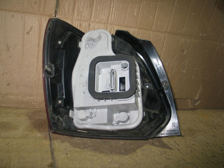 PHARE ARRIÈRE DROITE VW POLO 6R0 08-14ROK 6R0945112