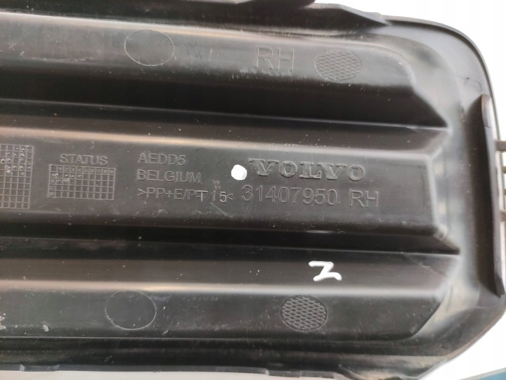 VOLVO XC40 GRILLE PARE-CHOCS DROIT AVANT 31407950