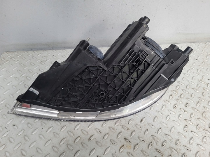 PHARE PROJECTEUR DROIT DROITE AVANT AVANT TYC SKODA OCTAVIA 2 II LIFT EUROPE