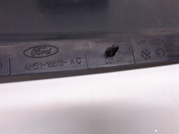 FORD FOCUS II MK2 1.6 16V PROTECTION SUPÉRIEURE PANNEAU AVANT 4M51-16613-AC