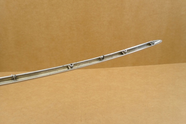 SUZUKI GRAND VITARA 98- MOULURE PARE-CHOCS AVANT GRILLE CHROME 72116-65D1 OE