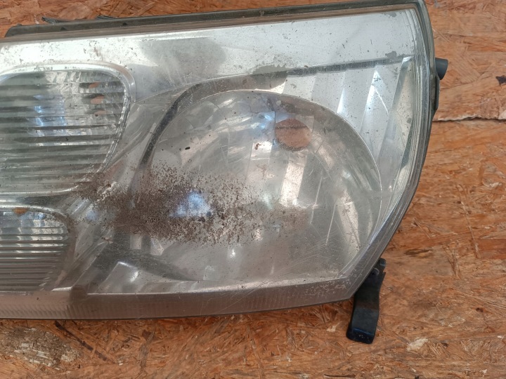 PHARE GAUCHE AVANT EUROPE PROJECTEUR GAUCHE TOYOTA HIACE 2007 2008 2009 2010