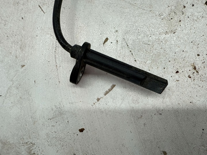 CAPTEUR VITESSE ROUES ABS DODGE DURANGO 68250893AA