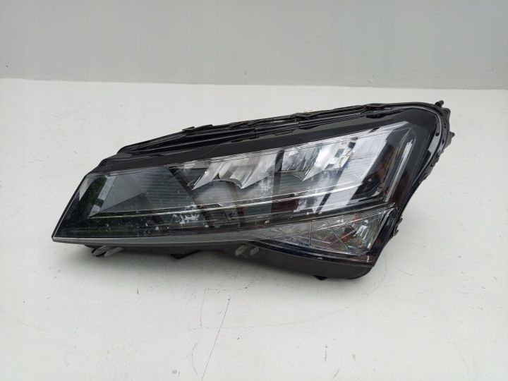 SKODA SUPERB III 3 LIFT 19- PHARE LED AVANT GAUCHE GAUCHE AVANT 3V1941015C ÷