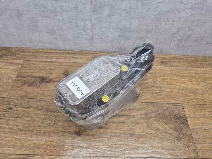 BMW F30 F07 F10 E70 F01 3.0D N57 SUPPORT FILTRE HUILES RADIATEUR 8510856