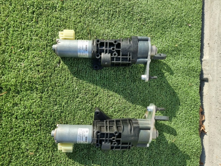 AUDI Q7 4M SERVOMOTEUR COUVERCLES DE COFFRE GAUCHE ARRIÈRE 4M0827851A