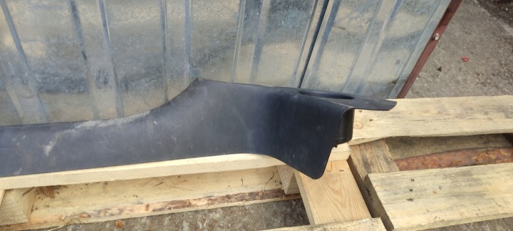 PROTECTION MOULURE SEUIL DROITE AVANT AUDI A5 COUPÉ 8T0853906A
