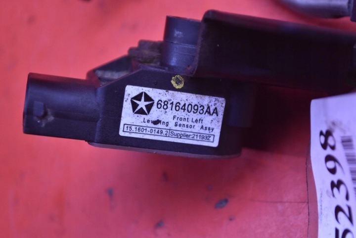 CAPTEUR NIVELLEMENT FEUX GAUCHE 68164093AA JEEP GRAND CHEROKEE IV WK2 10-